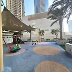 Nr Beach/2 Bed Upgraded/Terrace