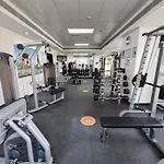 Nr Beach/2 Bed Upgraded/Terrace