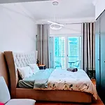 Modern Studio With Balcony - Close To Metro & Marina