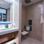 Tumbi West Palm Beach Hotel Dubai,Tapestry Collection Hilton