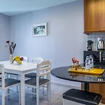 Yanjoon Holiday Homes - Princess Tower Apartments