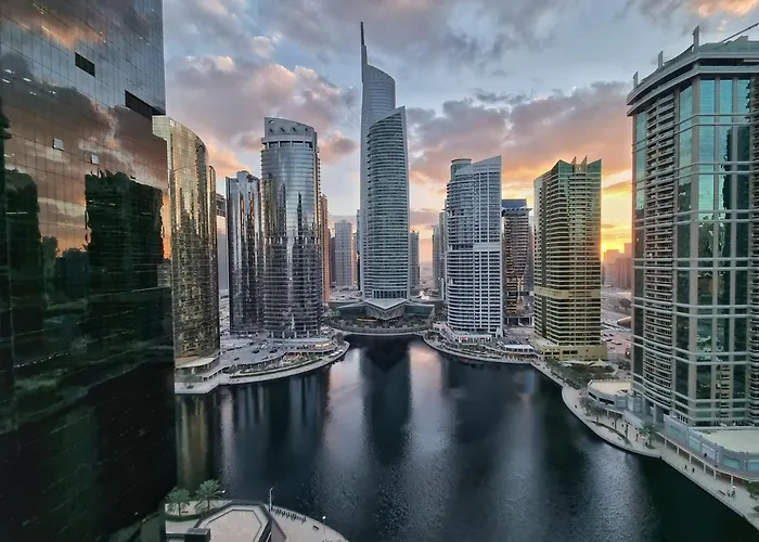 Walking Distance To Metro! Full Canal View