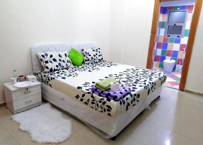 Bright Sunshine Holiday Home Shared Apartments
