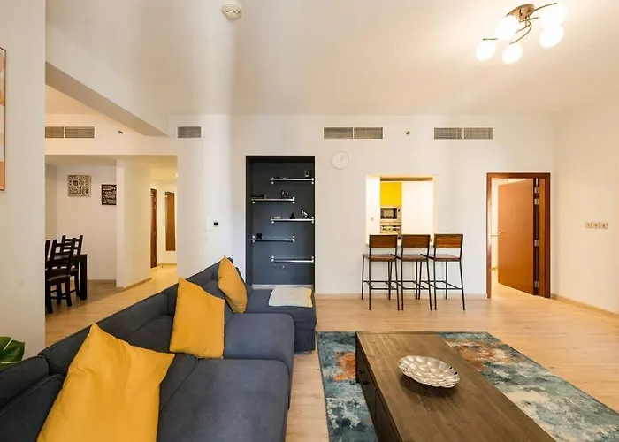 2Br Vacation Home With Pool, Gym And Beach Access