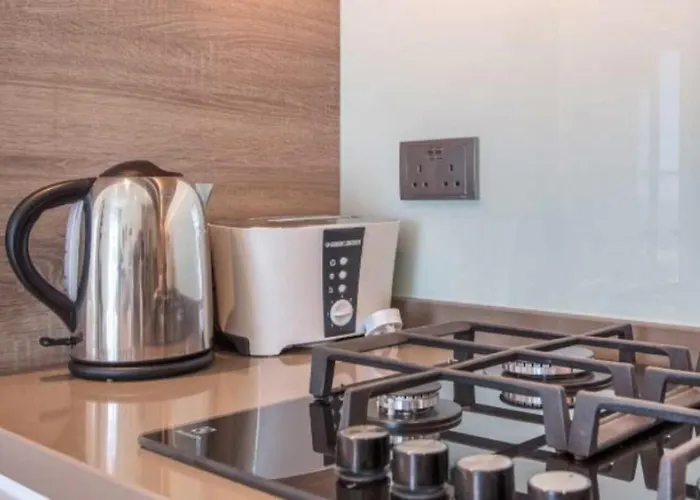 Lightsome Apt With Balcony In Studio One Tower