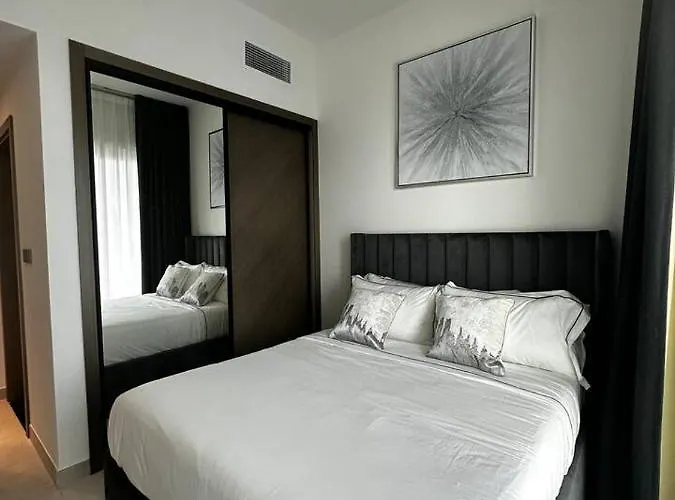 Stylish 1 Bedroom In Binghatti, Business Bay, Canal View