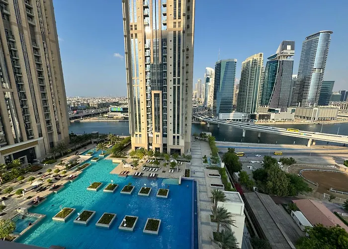 Amna Tower With A Beautiful View And A Chic Style