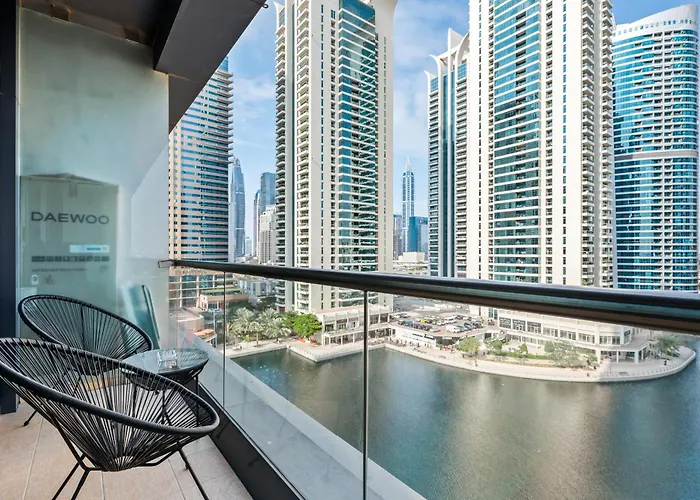 Upscale Studio Full Lake View In Goldcrest View Tower