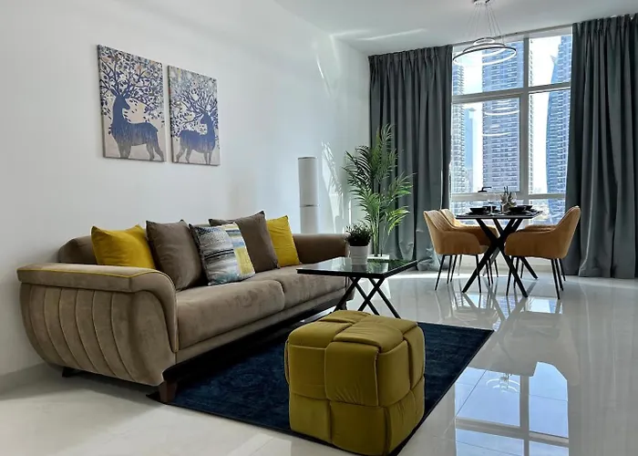 Charming One Bedroom In Marina