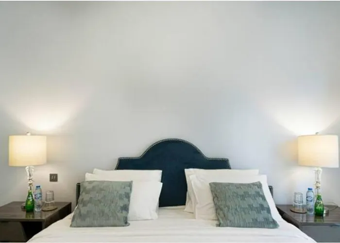 Vibrant One Bed, 5 Mins Walk To Dubai Mall, Burj
