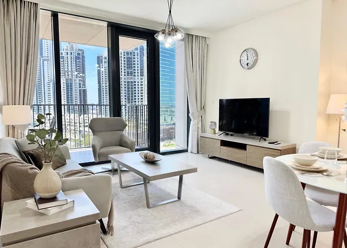 Spacious And Vibrant 1Br In Boulevard Heights