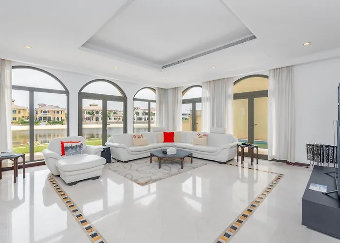 Palm Jumeirah Villa - 4Br - Private Beach - Cityapartmentstay