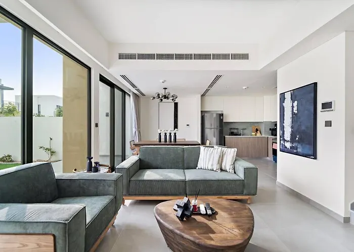 Relaxing Staycation - Villa With Community Pool