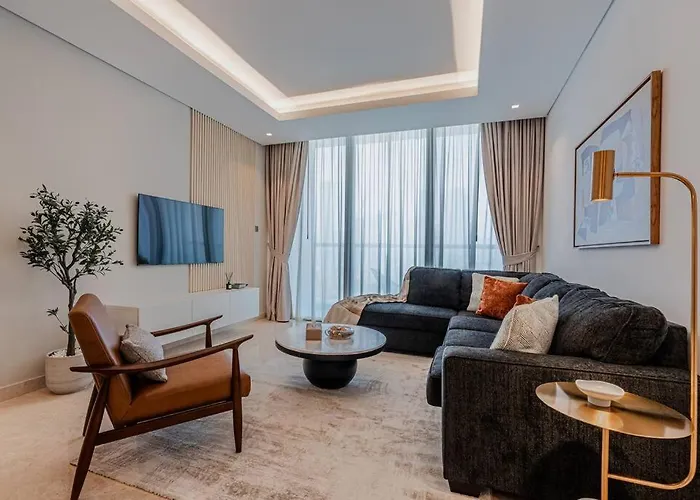 #43 Spacious 1Br In Sterling Tower Business Bay