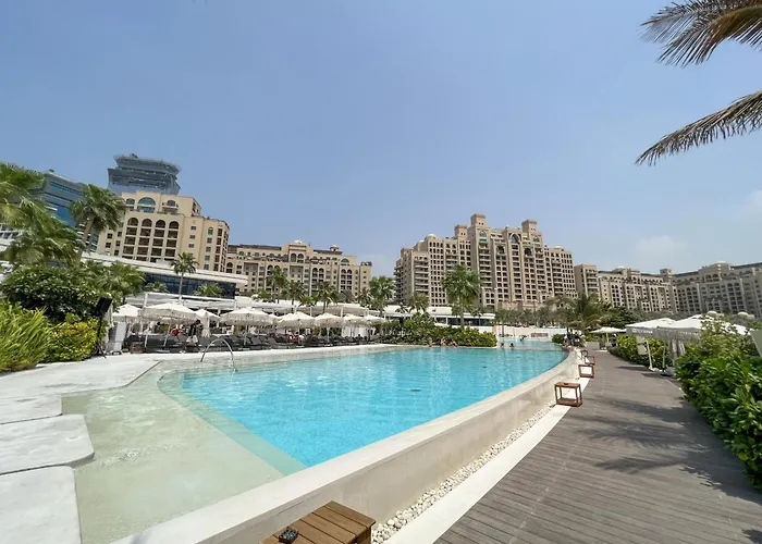 Signature Studio At Seven Palm