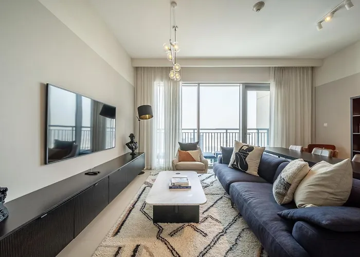 Luxe | Luxury 2Br | Creek View | Modern & Cozy