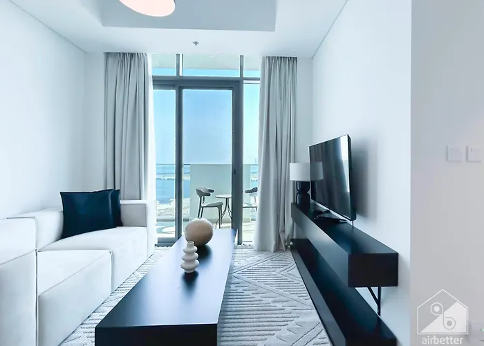 Cozy 1Br With Balcony & Views In Azizi Fawad