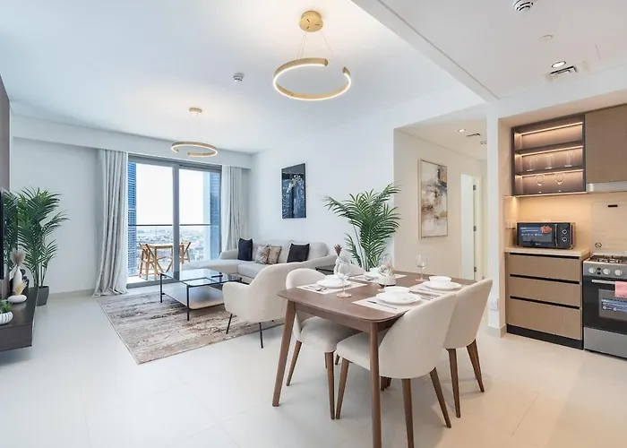 Awesome 2-Bedroom Apartment With Iconic Views In Business Bay
