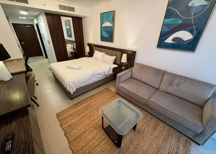 Stunning Apartment - High Floor - Canal View