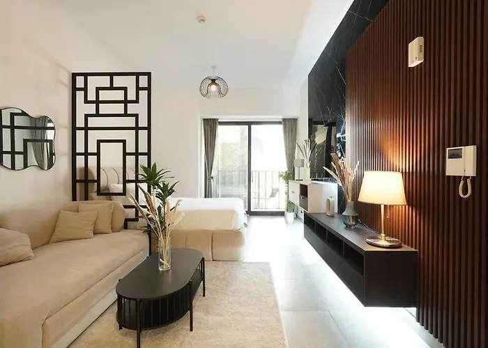 Dayf-Luc Stylish Studio Modern Comfort & Great Location