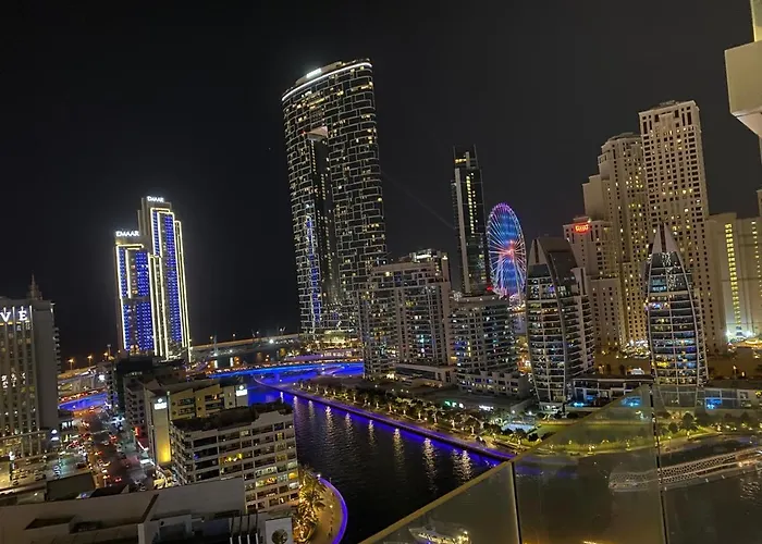 Studio Apartment With Stunning Marina And Dubai Eye View