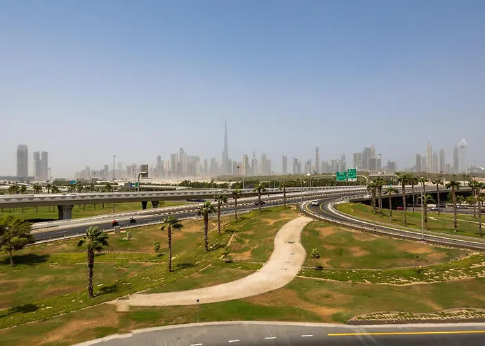 Modern Apartment Near Dxb Airport Sleeps 4