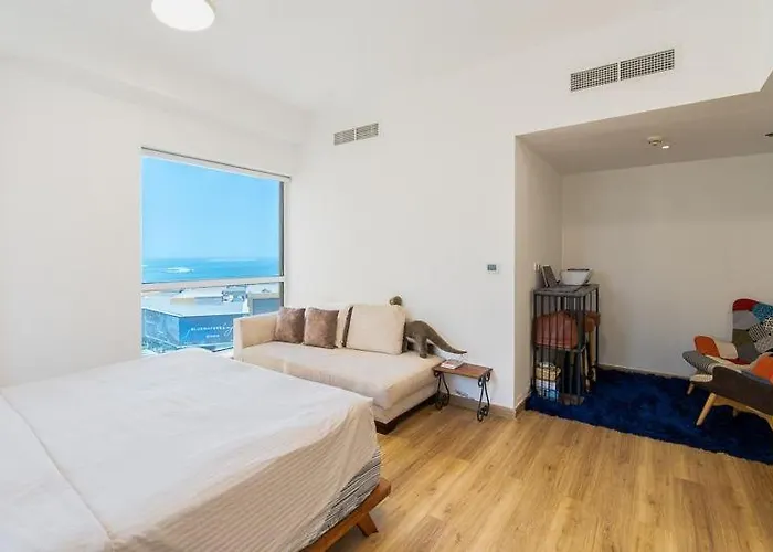 Sunrise To Sunset, Magnificent Dubai Ain Views From Your Spacious 3Br Maids Apartment By Petals Holiday Homes