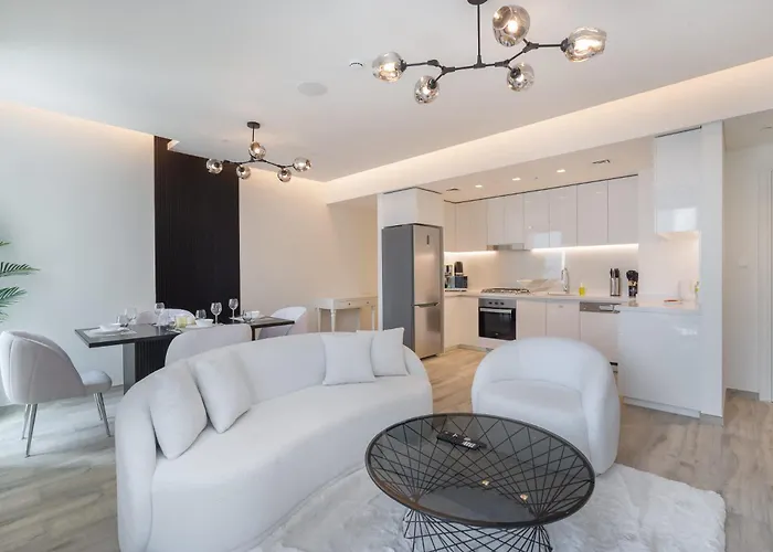 Elegant 1-Bedroom Apartment For 2 Near To Burj Khalifa