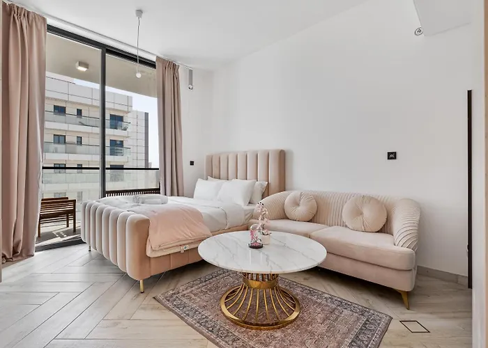 Stylish Studio Apt With Pool, Bbq Area & Playground