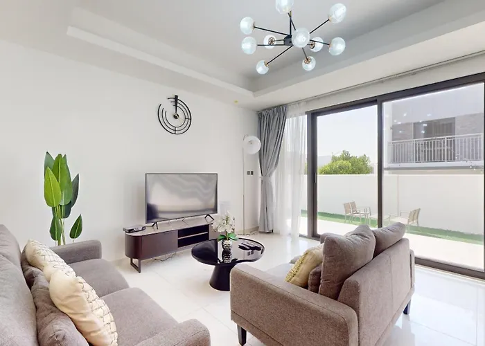 Villa With 3 Bedrooms In Madinat Hind 4 - Damac Hills - Dubai