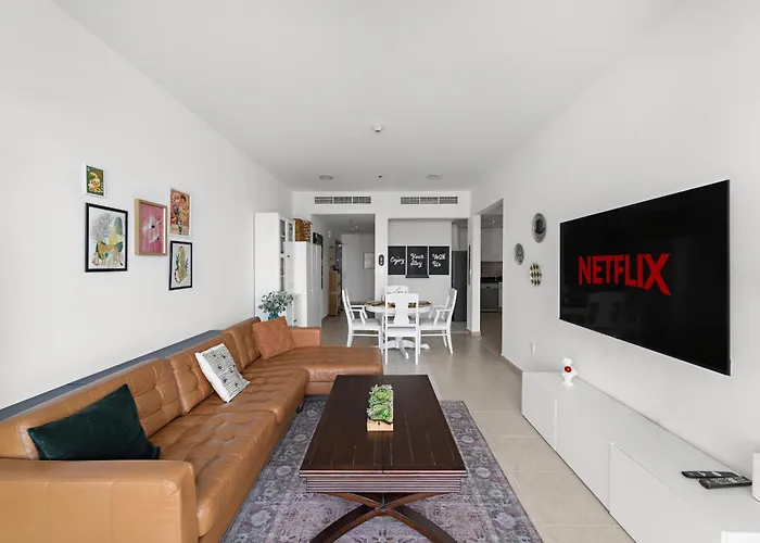Vayk - Spacious 2 Bedroom Apartment In Dubai Marina