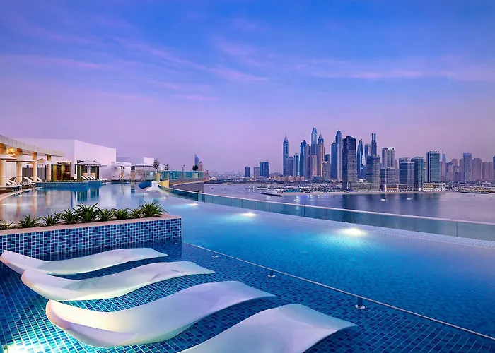 Seven Palm Hotel & Apartments - Pool & Beach Access