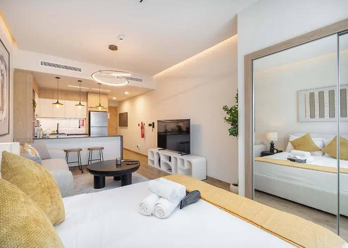 Studio Flat In Rokane G25 Near Five, Jvc Perfect For 2