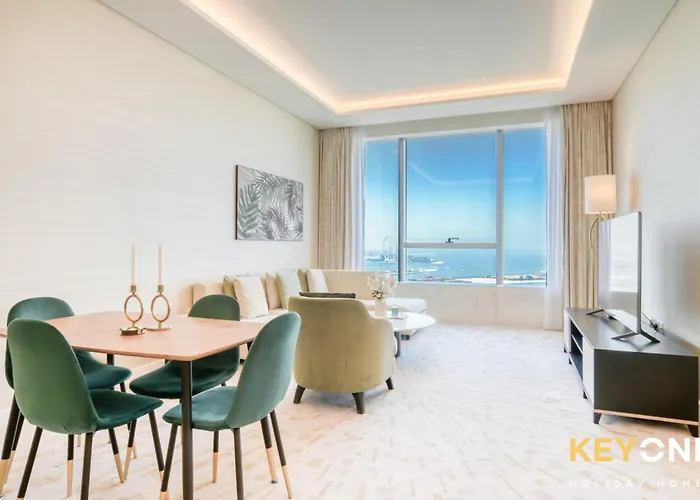Iconic One Bedroom Panoramic Palm Views