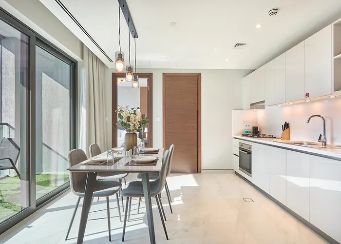Stay By Latinem Luxury 1Br Holiday Home Cvg 1410 Near Burj Khalifa