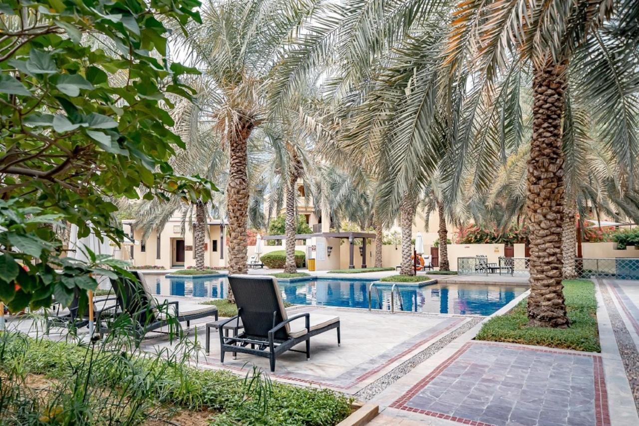 Higuests - Spacious Apt With Private Balcony In Old Town Apartment *