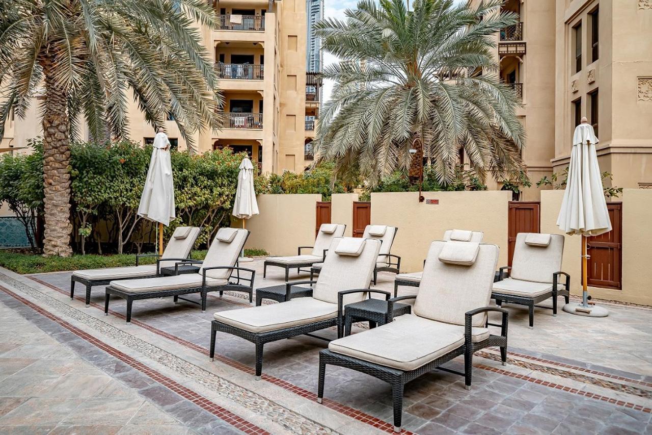 Apartment Higuests - Spacious Apt With Private Balcony In Old Town *