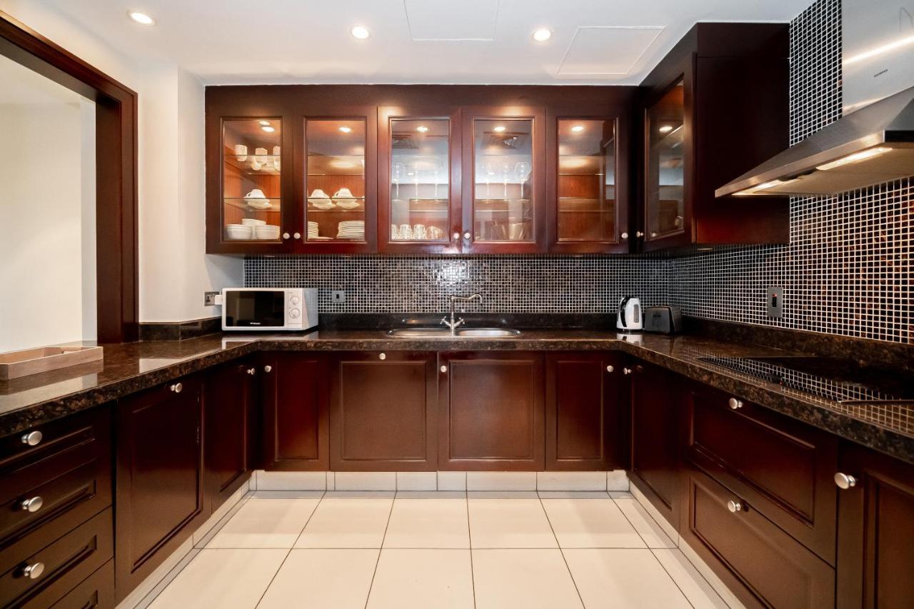 Apartment Higuests - Spacious Apt With Private Balcony In Old Town *