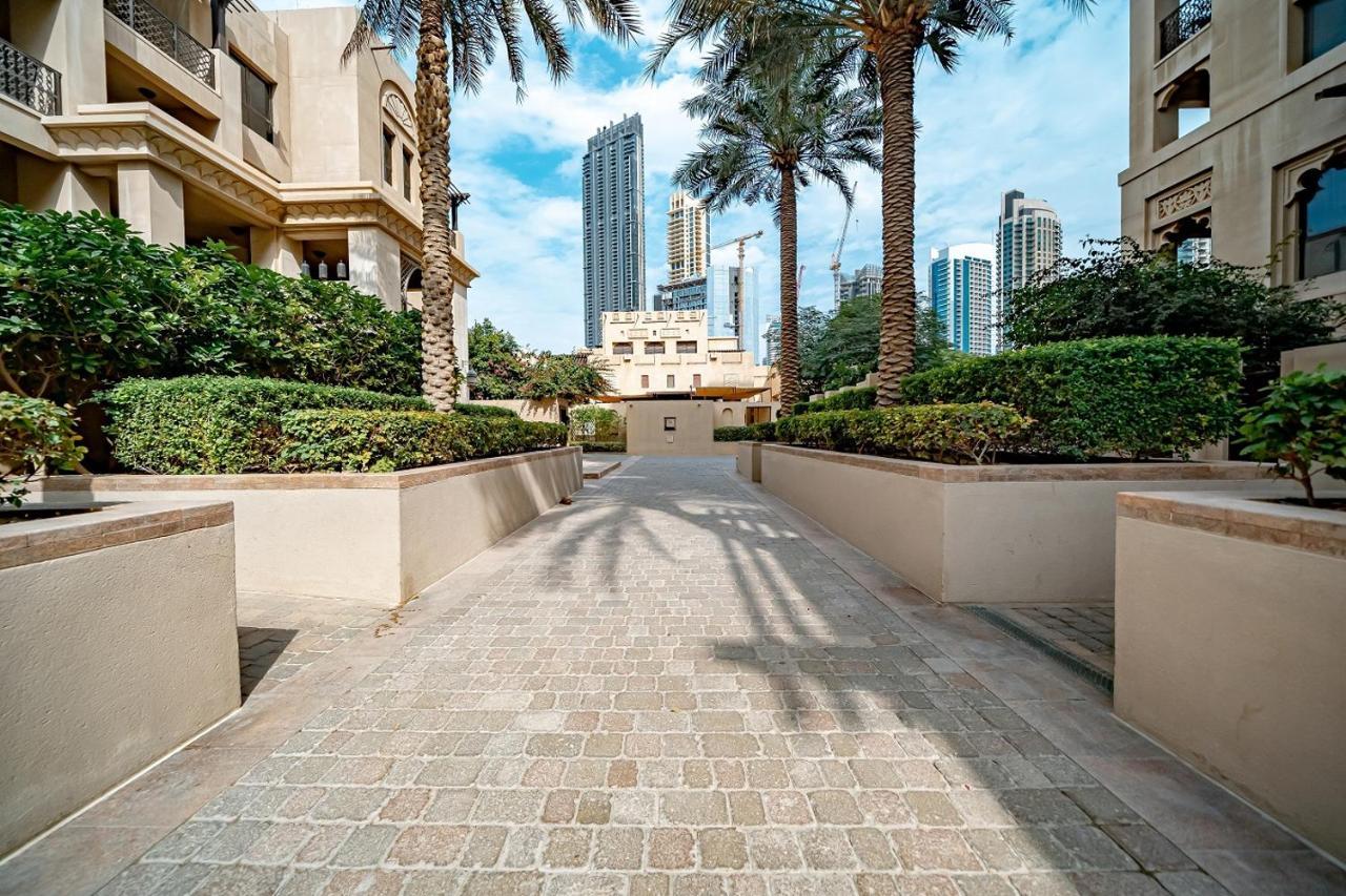 Apartment Higuests - Spacious Apt With Private Balcony In Old Town Dubai