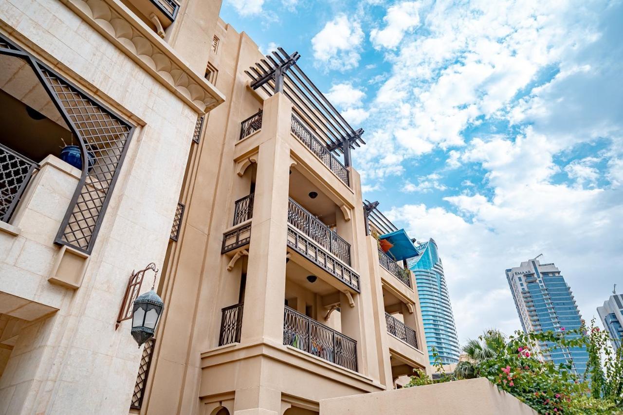 Higuests - Spacious Apt With Private Balcony In Old Town Dubai