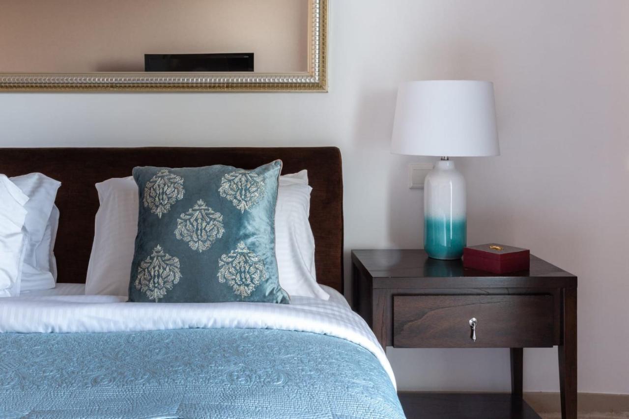Frank Porter - Emirates Crown Tower Apartamento *
