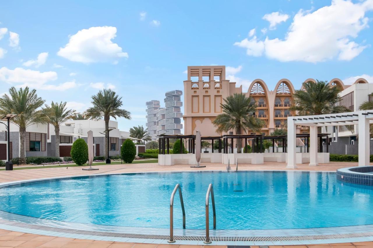 Fam Living - Sarai Beach Villas - Palm Jumeirah - Families Only
