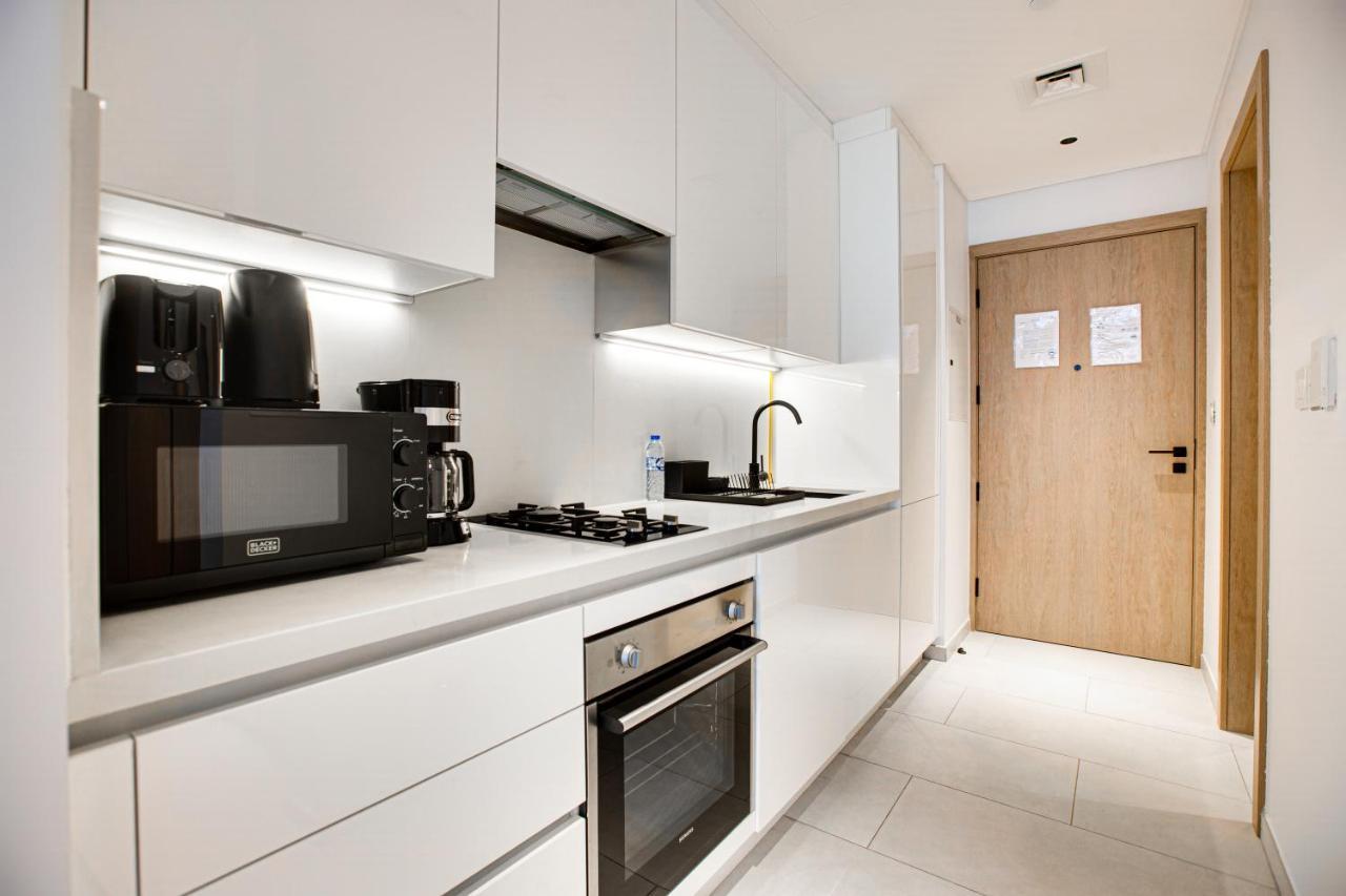 Beautiful With Burj Khalifa View Apartment