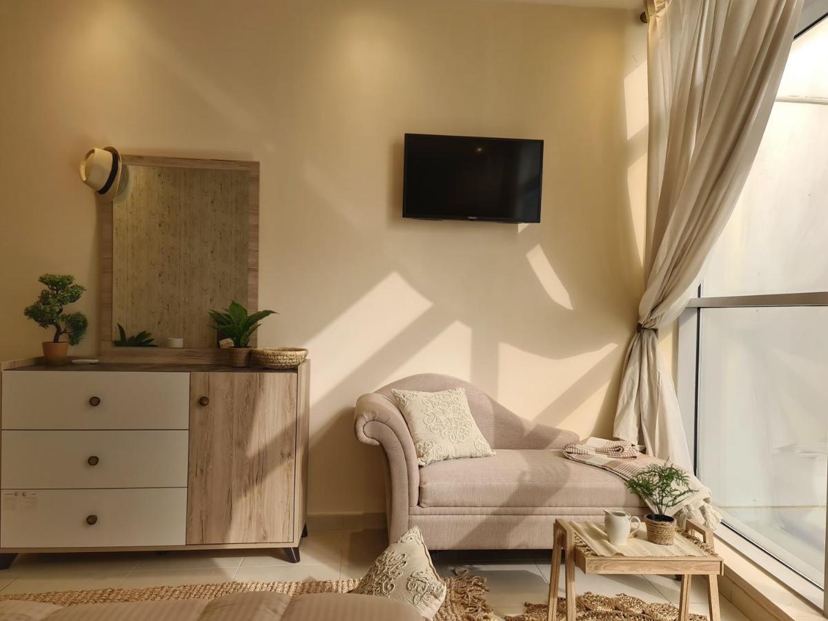 Green Sky Holiday With Shared Kitchen And Lounge Homestay *