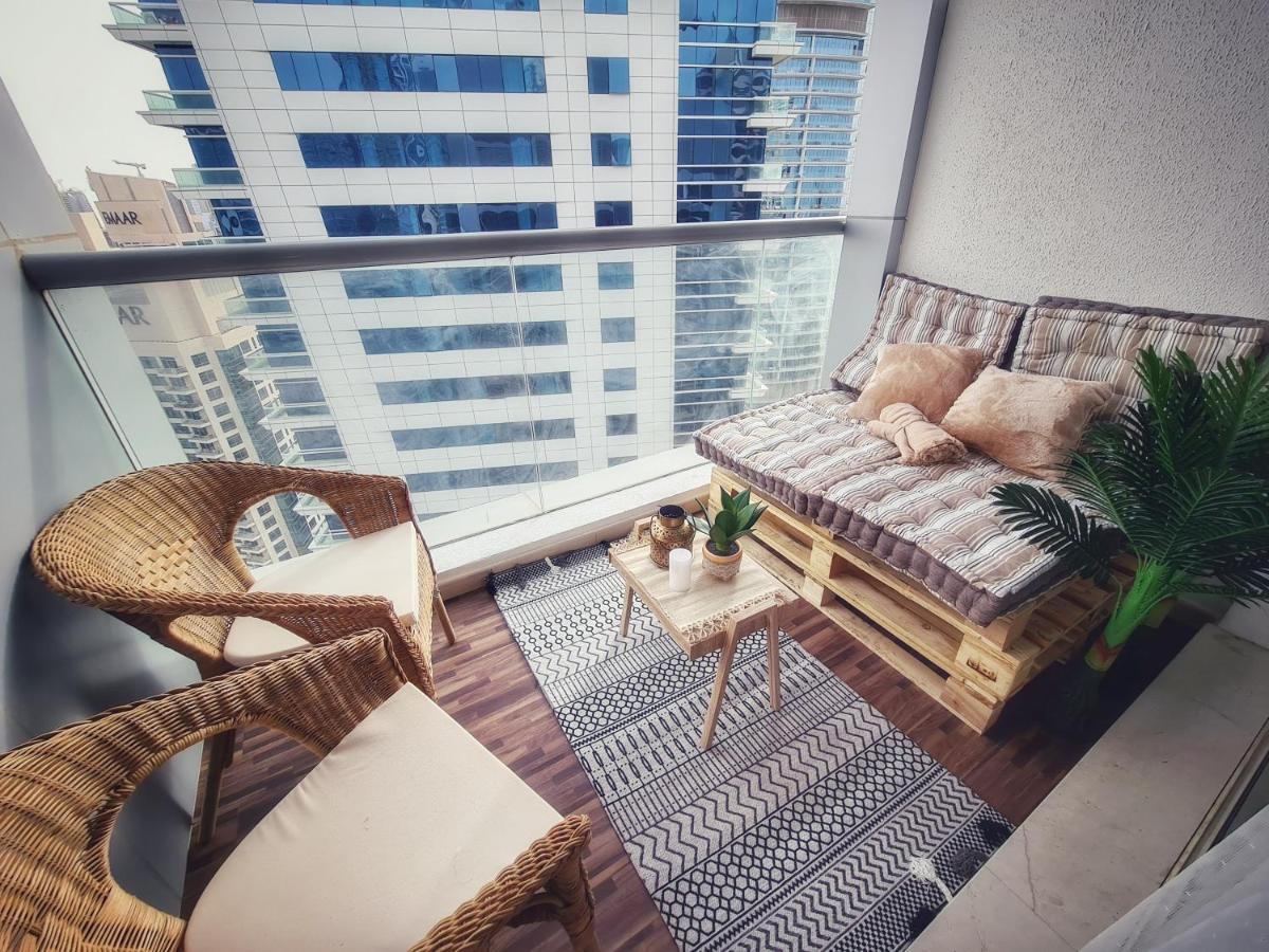 Green Sky Holiday With Shared Kitchen And Lounge Homestay