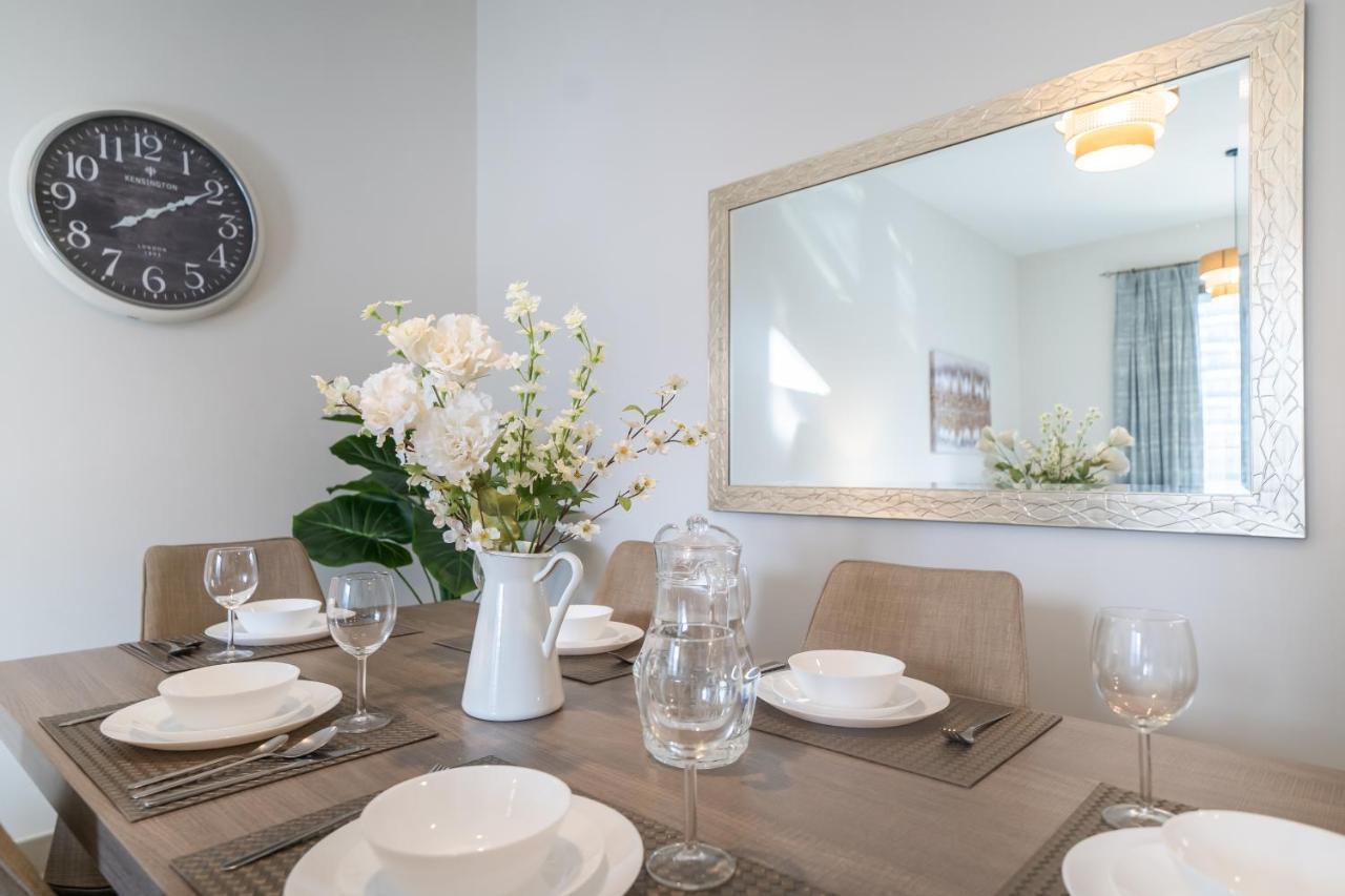 Apartment Higuests - Spacious For 5 With Spectacular Marina Views