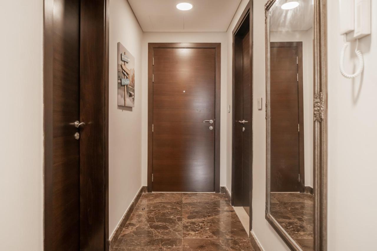 Apartment Higuests - Spacious For 5 With Spectacular Marina Views