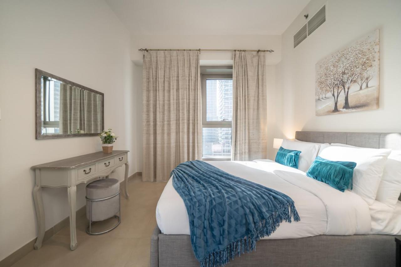 Apartment Higuests - Spacious For 5 With Spectacular Marina Views