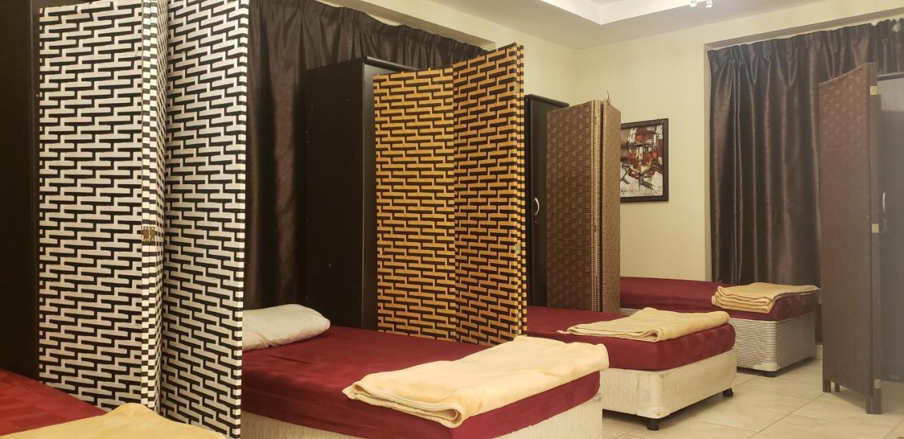Hostel Backpackers Zone *