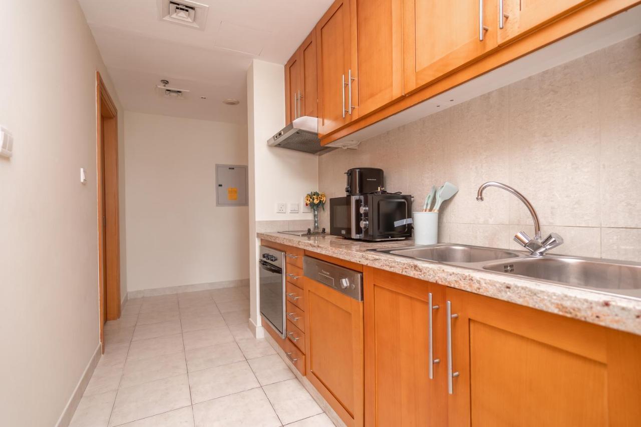 Apartamento Rh - Beautiful Canal View, Sleek & Spacious Studio, Location Dubai